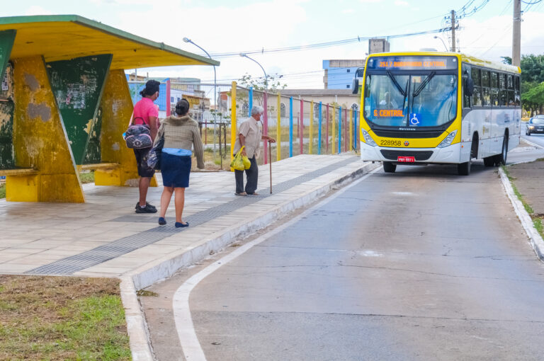 Lançado novo cartão de mobilidade para idosos